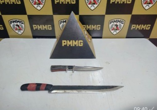 Homem é preso por porte ilegal de armas brancas durante abordagem em Coromandel