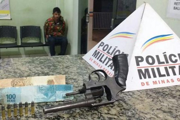 Jovem é preso suspeito de efetuar disparos próximo ao Parque de Exposições em Presidente Olegário