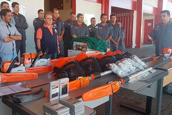 Conselho de Meio Ambiente doa equipamentos para o Corpo de Bombeiros de Patos de Minas