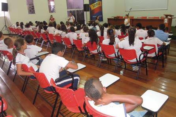 Projeto Cruzada Antidrogas chega a nove escolas públicas de Patos de Minas