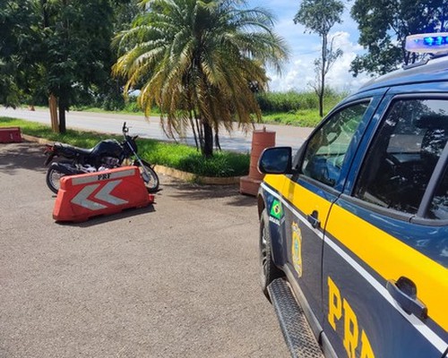 Jovem que retornava de evento de “rachas” tenta fugir da PRF, mas é abordado em Patos de Minas