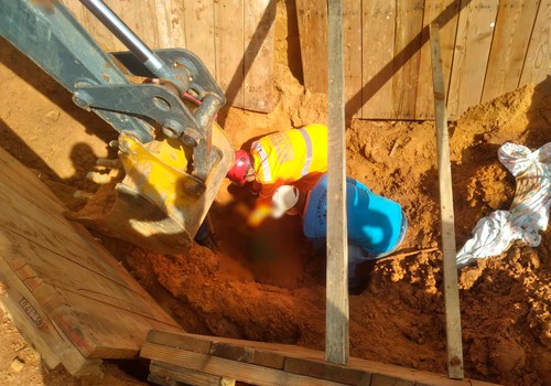 Trabalhador de 40 anos morre soterrado durante obra em rede de esgoto em Arinos
