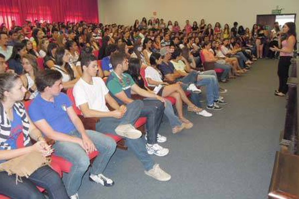 7 mil estudantes de 50 cidades participam do Observatório Unipam 2013