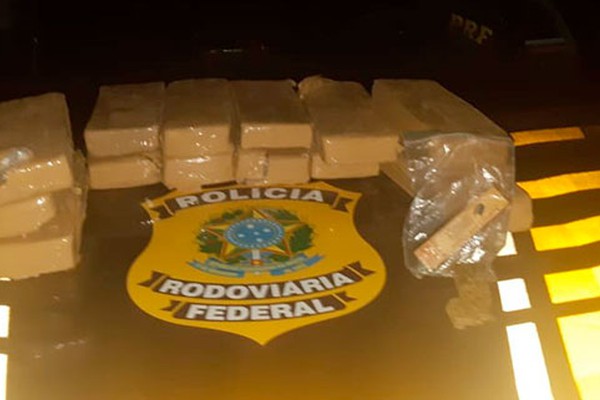 PRF prende jovem com quase 10kg de maconha e comprimidos de ecstasy na BR 365, em Patos de Minas