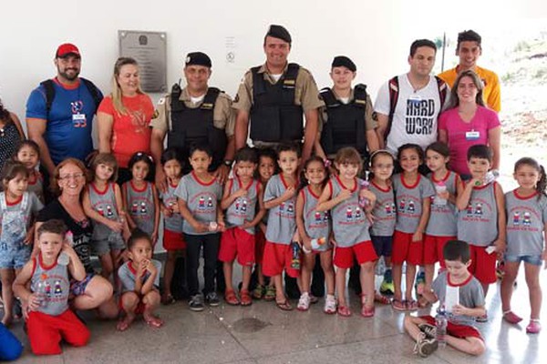 Projeto desenvolvido em creche de Patos de Minas aproxima a Polícia Militar e as crianças