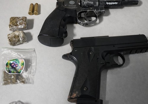 Polícia encerra festa clandestina com menores e apreende arma de fogo e drogas no Alto da Serra