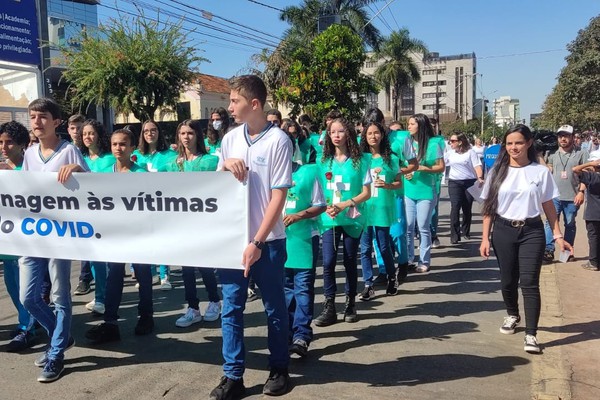 Desfile Cívico comemora aniversário de 130 anos de Patos de Minas