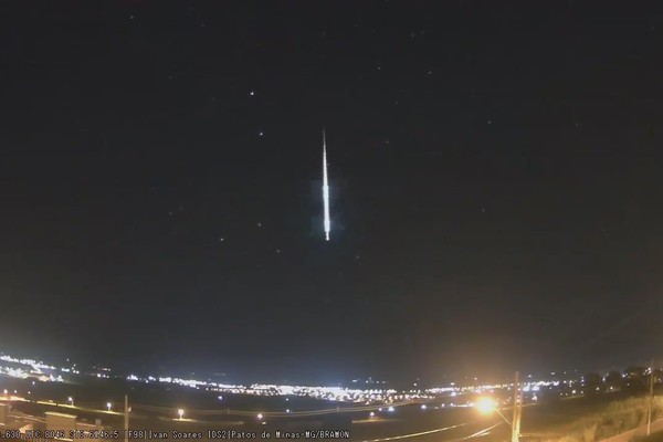 Imagem de Observatório flagra meteoro iluminando o céu de Patos de Minas