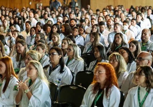 Mais Médicos: 407 profissionais começam a atuar em 22 estados