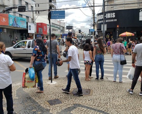 Abertura do comércio ainda é incerta durante o feriado em Patos de Minas; saiba o que abre e o que fecha