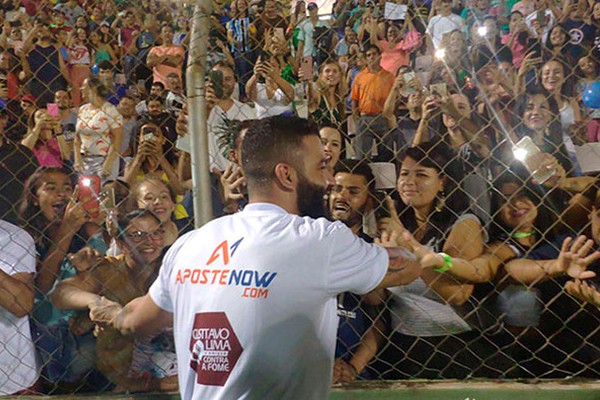 Futebol Solidário diverte milhares de pessoas em Patos de Minas; veja os melhores momentos 