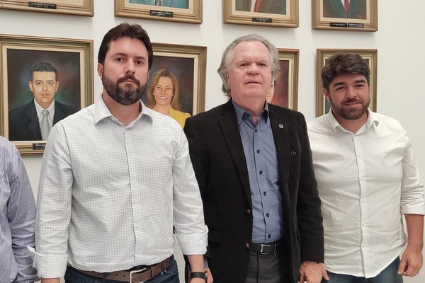 Reitor da UFU anuncia a retomada das obras do Campus de Patos de Minas