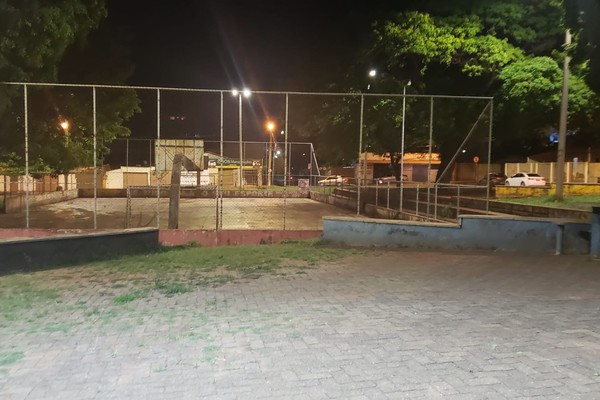 Padre João volta a doar recursos para iluminar mais espaços públicos em Patos de Minas