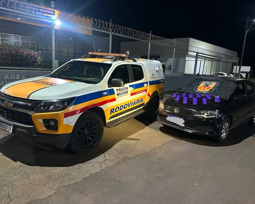 Grupo Tático Rodoviário prende homem com 10 barras de maconha avaliadas em R$ 20 mil, em Patos de Minas