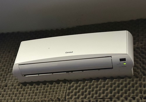 Aparelhos em stand-by consomem energia? Veja dicas para economizar durante as férias escolares