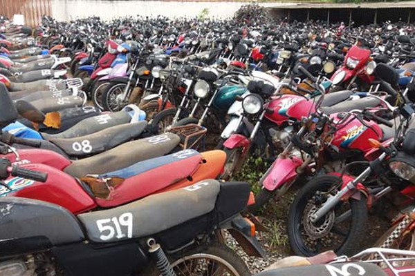 Mais de 500 carros e motos apreendidos nos últimos anos em Patos de Minas serão leiloados