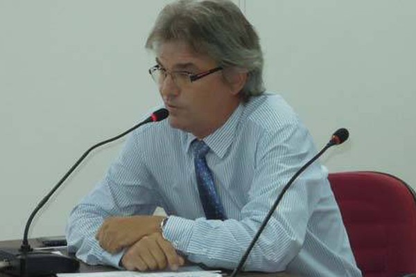 Vereador vai a Brasília ver situação de processo da UFU e notícia desanima
