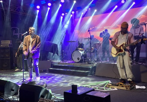 Raphael Piêit fecha show com “Acredito na vida” em show empolgante na Fenapraça; veja ao vivo