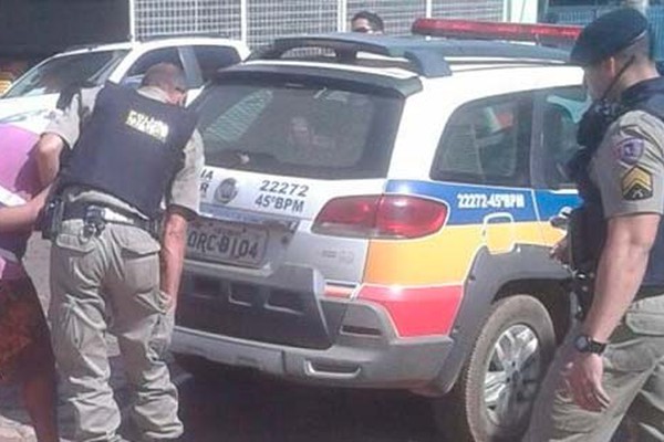 Homem de 27 anos é esfaqueado dentro de Fórum em Paracatu; Suspeito foi preso.