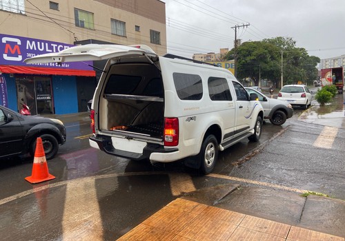 Homem é encontrado morto em Patos de Minas; perícia investiga possível overdose