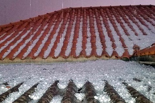 Após período de seca, tempestade de granizo assusta moradores de Matutina e São Gotardo