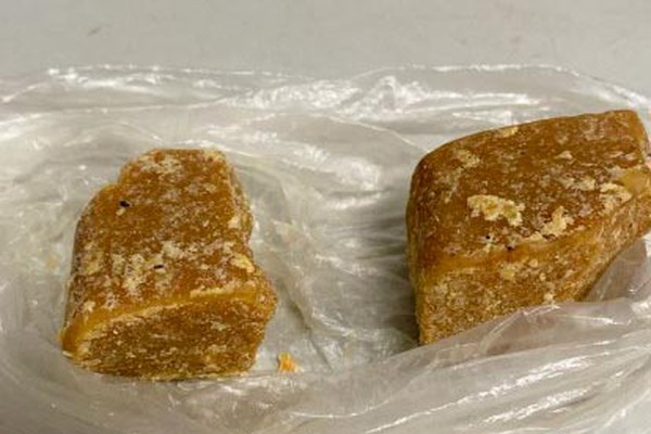 Polícia recebe denúncia de tráfico de drogas no distrito Alagoas e prende morador com crack