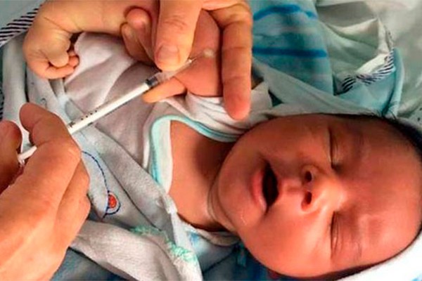 Bebês enfrentam fila de espera por vacinas Pentavalente e DTP nos postos de saúde