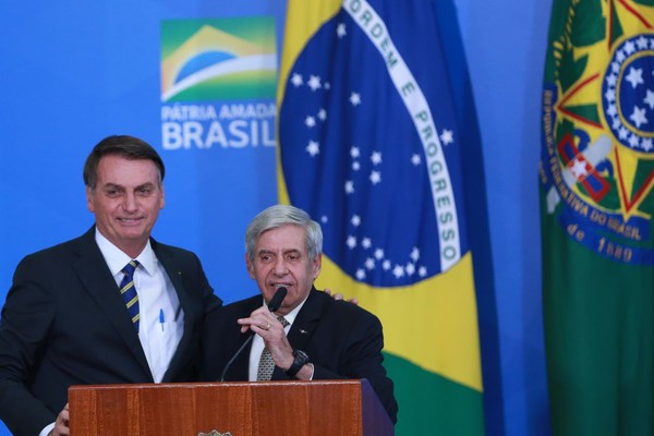 Heleno se distanciou de Bolsonaro e não sabia de golpe, diz advogado