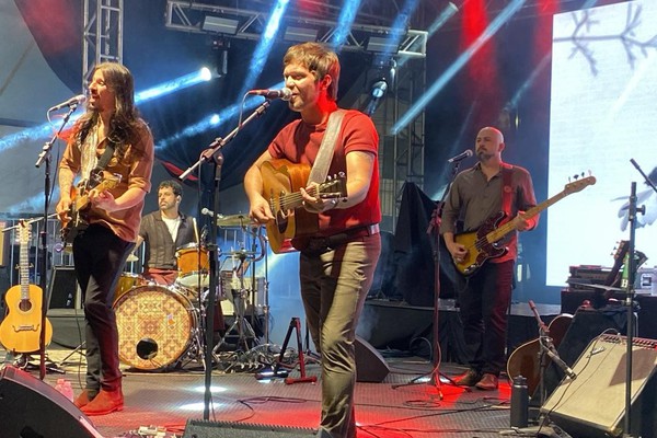 O Berço canta a premiada canção “Agridoce” na Fenapraça 2026; veja ao vivo