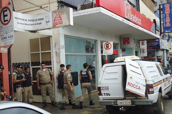 Alarme de agência bancária aciona e mobiliza um grande número de policiais