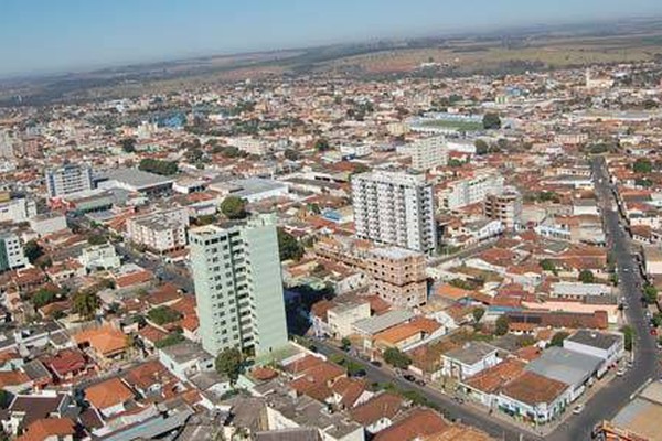 IPTU fica 5,52% mais caro para os proprietários de imóveis em Patos de Minas