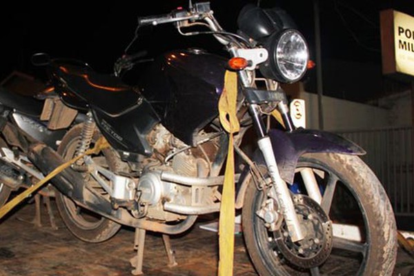 Através de denúncia anônima Polícia Militar recupera duas motocicletas furtada no último sábado em Presidente Olegário