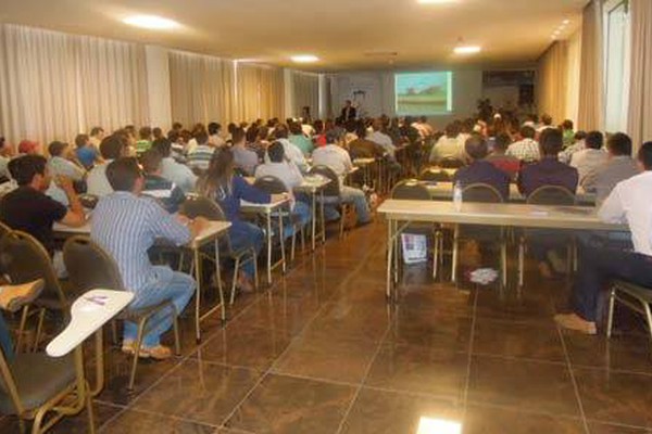 Com a 2ª maior bacia leiteira do país, Patos de Minas sedia encontro internacional