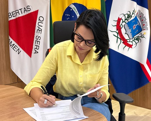 Servidores municipais de Patos de Minas recebem primeira parcela do 13º salário amanhã